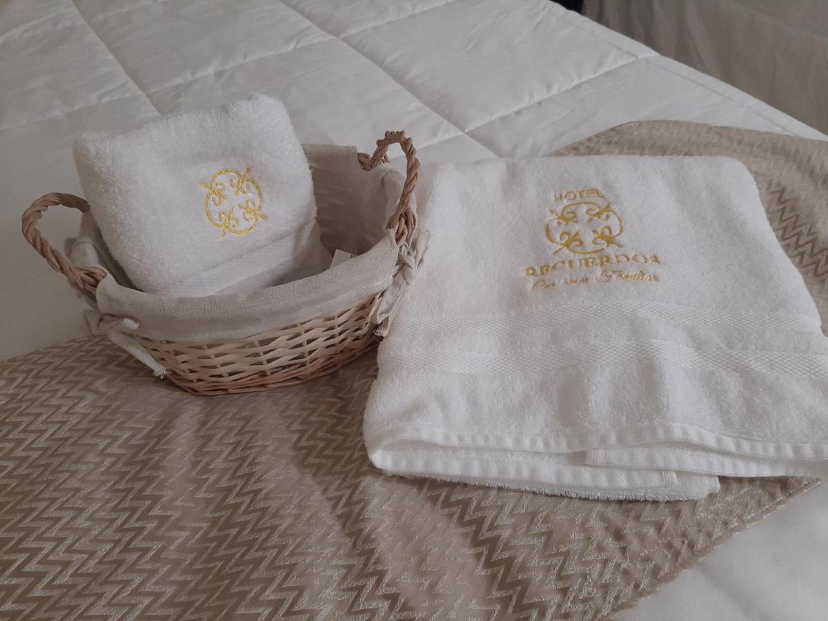 Hotel Recuerdos 바야돌리드 외부 사진